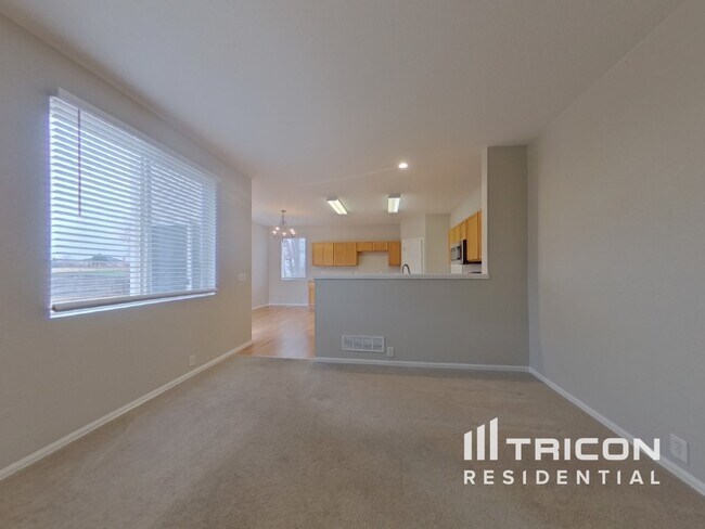 15316 E 99th Pl in Commerce City, CO - Foto de edificio - Building Photo