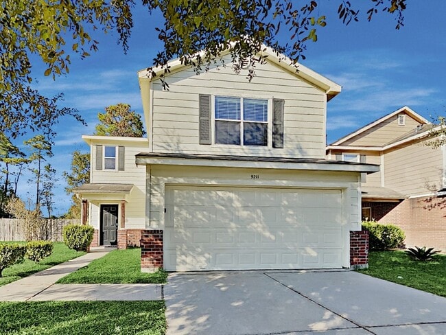 9211 Shaded Pines Dr