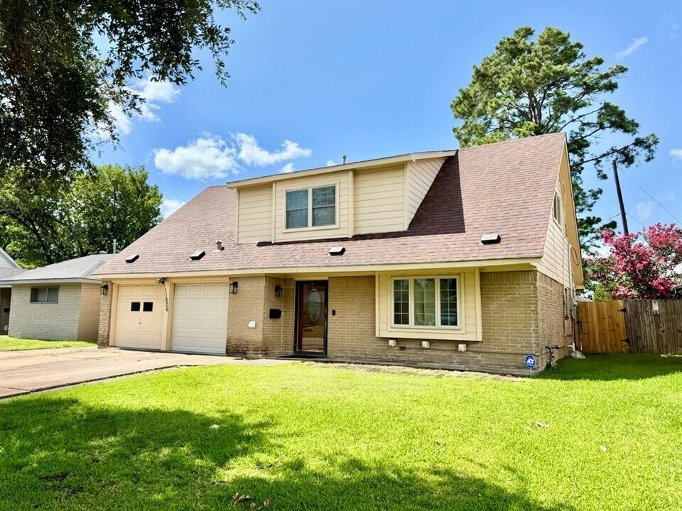 11606 Carvel Ln in Houston, TX - Building Photo