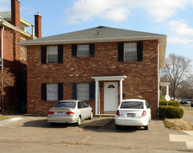 900 12th Ave in Huntington, WV - Building Photo - Building Photo