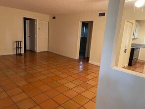 2324 Van Buren St in Hollywood, FL - Building Photo - Building Photo