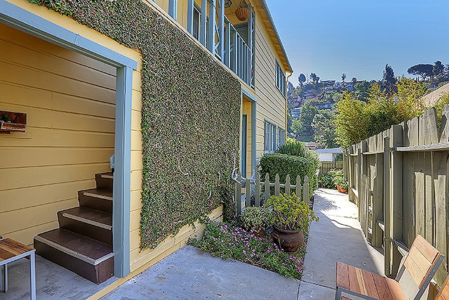 2919 Swan Pl, Unit 2919 in Los Angeles, CA - Foto de edificio - Building Photo