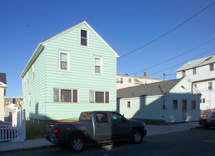 68-72 Orange St in Fall River, MA - Foto de edificio - Building Photo