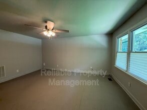 725 Locust Ln in Raleigh, NC - Building Photo - Building Photo