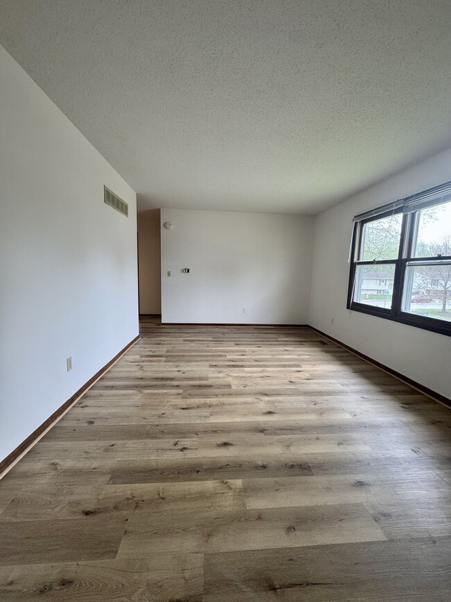 5556 N Thornwood Ave in Davenport, IA - Building Photo - Building Photo