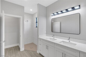 1109 NE 2nd Ave in Cape Coral, FL - Building Photo - Building Photo