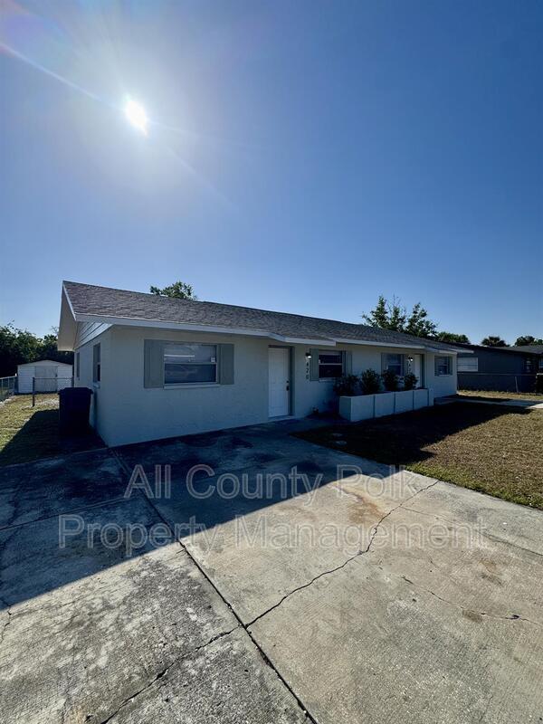 420 Ellerbe Way in Lakeland, FL - Foto de edificio - Building Photo