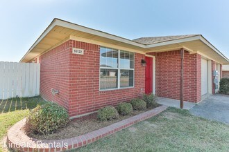 16140 Rolling Meadows Dr in Lindale, TX - Foto de edificio - Building Photo