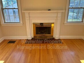 127 College Cir in Staunton, VA - Building Photo - Building Photo