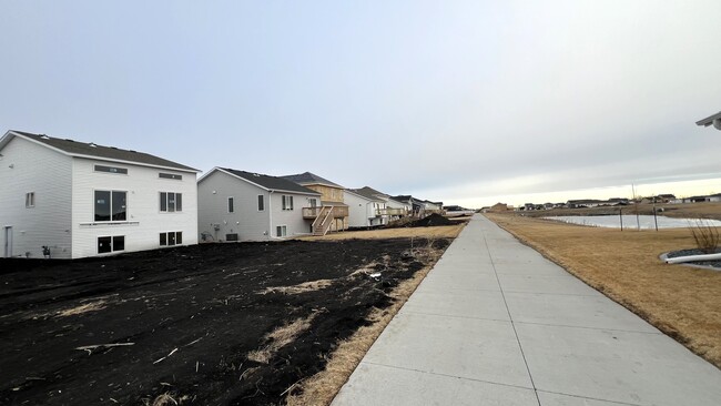 6886 Joseph St in Horace, ND - Foto de edificio - Building Photo