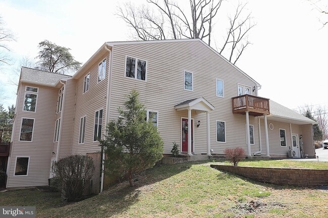 property at 118 Quaint Acres Dr