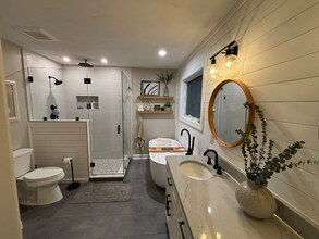 717 Tallahassee Dr in Chesapeake, VA - Building Photo - Building Photo