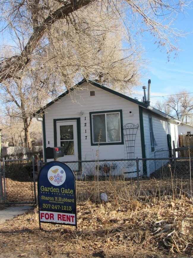 property at 1217 N Durbin St