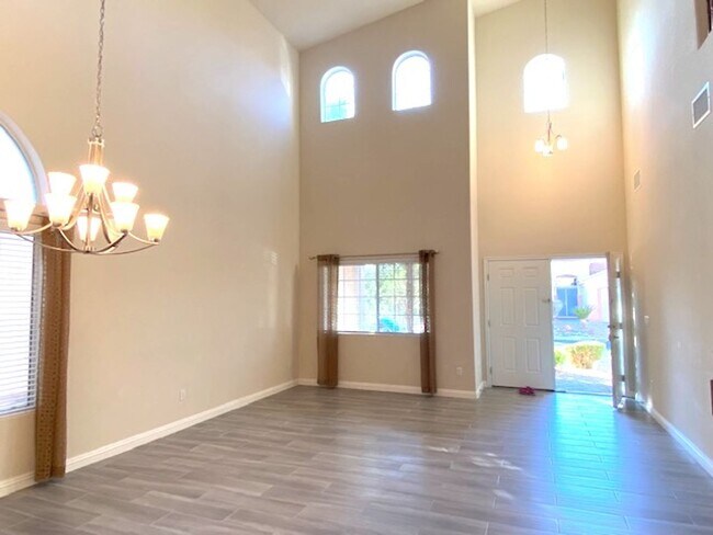 1016 Bonitos Suenos St in Las Vegas, NV - Building Photo - Building Photo
