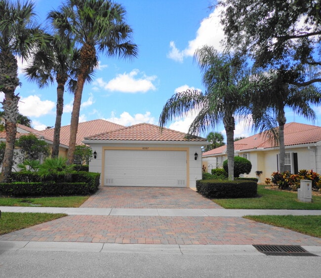 8097 Montserrat Pl in Wellington, FL - Building Photo - Building Photo