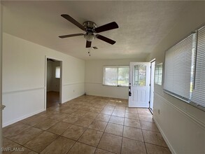 821 Courtington Ln in Ft. Myers, FL - Building Photo - Building Photo