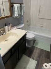 4456 Johnny Cake Ridge Rd in Eagan, MN - Foto de edificio - Building Photo