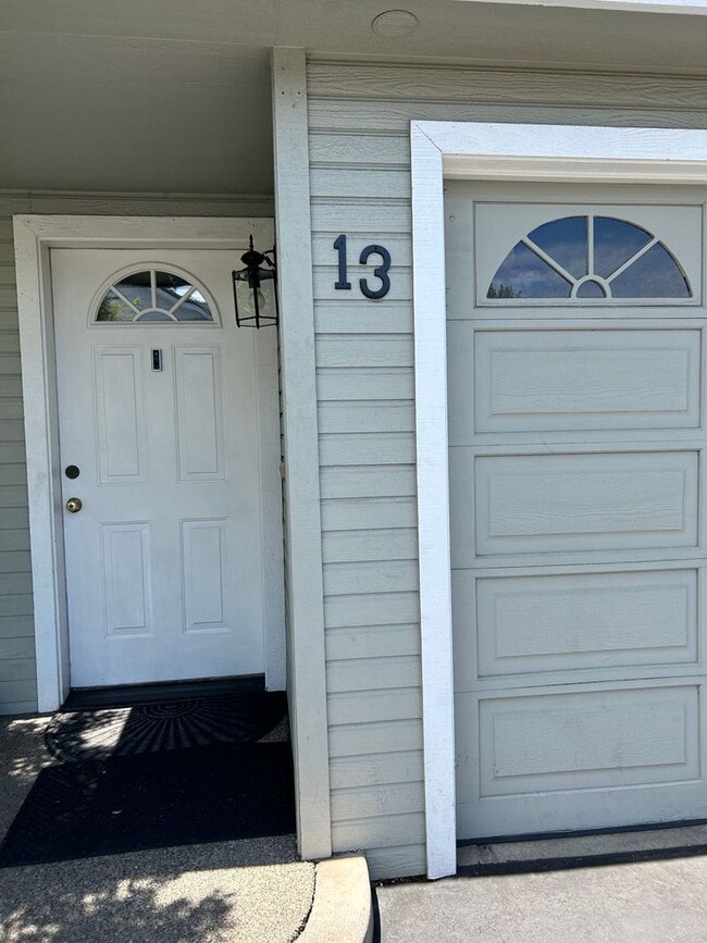 property at 1224 N Modoc Ave