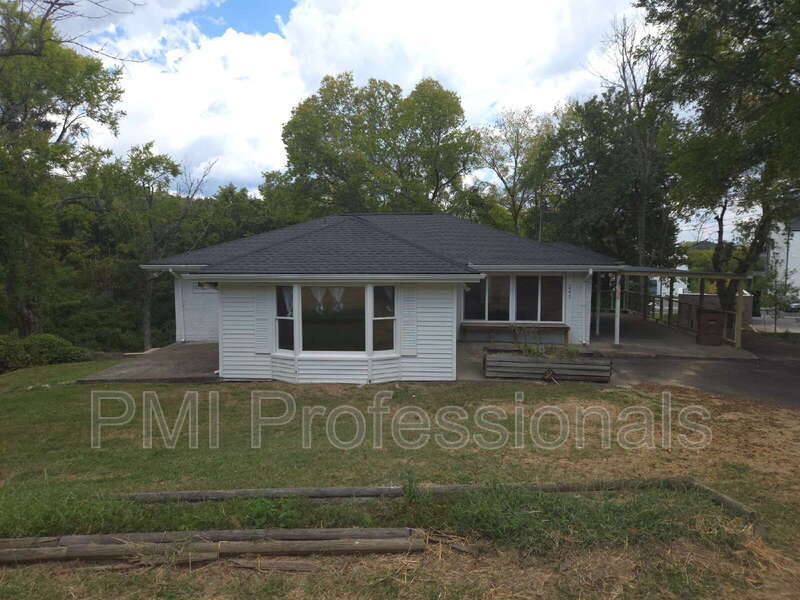 241 Ben Allen Rd in Nashville, TN - Building Photo