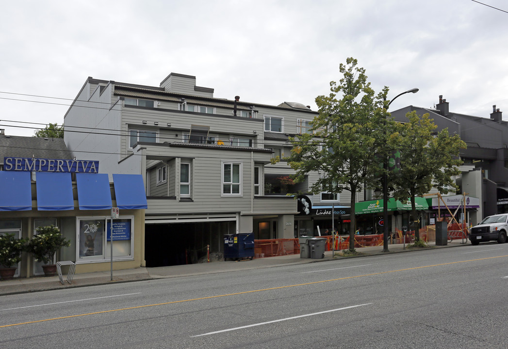 2616-2618 W Broadway in Vancouver, BC - Building Photo