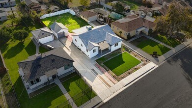 301 10th St in Bakersfield, CA - Foto de edificio - Building Photo