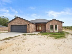 748 Lockhart Cutoff Rd in Deridder, LA - Building Photo