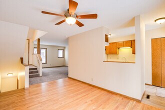 2119 21st Ave S in Minneapolis, MN - Building Photo - Building Photo