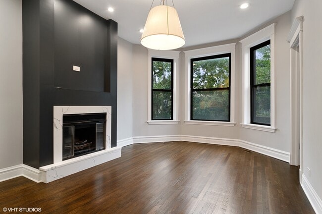 1211 W Addison St in Chicago, IL - Building Photo - Building Photo