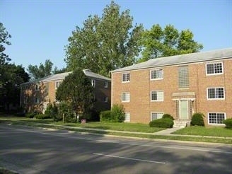 2323 Riverside Dr in Dayton, OH - Building Photo