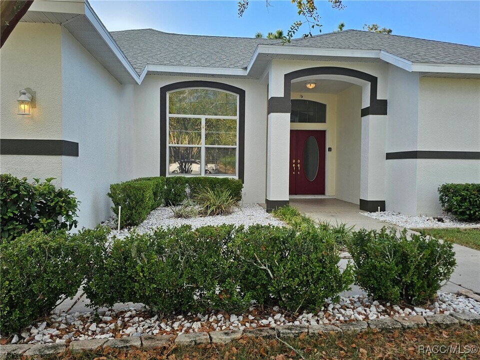 10 Fringetree Ct in Homosassa, FL - Building Photo