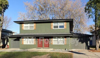 800 N Hawthorne Dr in Appleton, WI - Building Photo