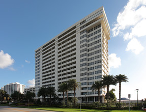 Whitehall Condominium in Boca Raton, FL - Building Photo - Building Photo