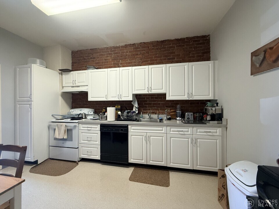 15 Stearns Rd, Unit 1 in Brookline, MA - Foto de edificio