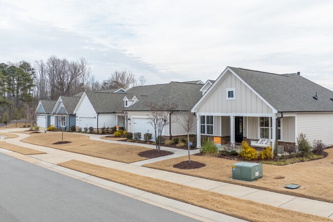 Carolina Gardens in Fuquay Varina, NC - Building Photo - Building Photo