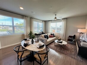 18300 Marvelous Pl in Cypress, TX - Foto de edificio - Building Photo