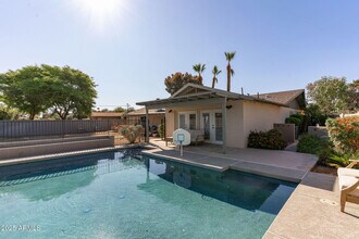 332 E Geneva Dr in Tempe, AZ - Building Photo - Building Photo