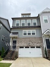 1059 Lathrop Ln in Apex, NC - Building Photo - Building Photo