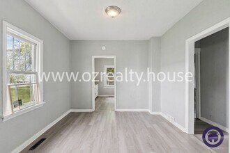 207 Pulaski St in Toledo, OH - Foto de edificio - Building Photo