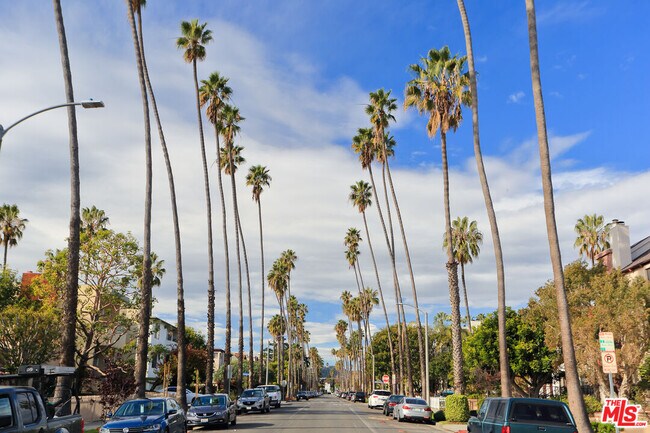 1021 5th St-Unit -110 in Santa Monica, CA - Building Photo - Building Photo