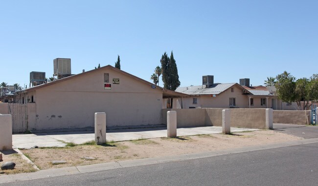 2946 N 39th St in Phoenix, AZ - Foto de edificio - Building Photo
