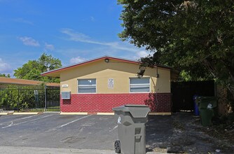 1341 NE 5th Ter in Fort Lauderdale, FL - Building Photo - Building Photo