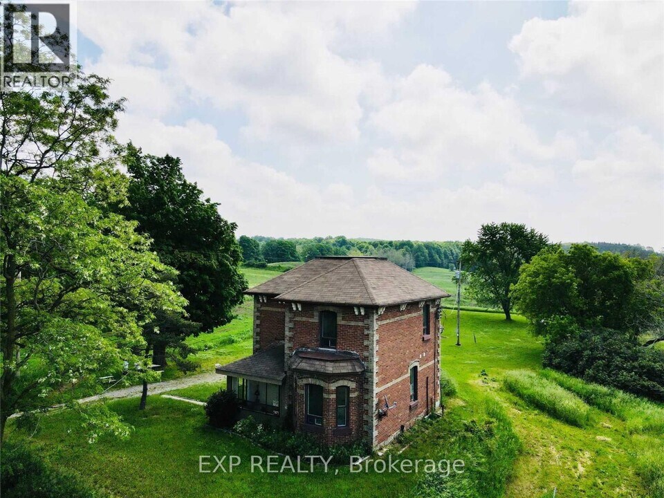9679 Hunsden Sideroad in Caledon, ON - Building Photo