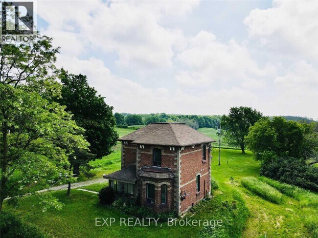 9679 Hunsden Sideroad