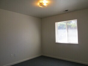 530 Howard Ct in Susanville, CA - Building Photo - Building Photo