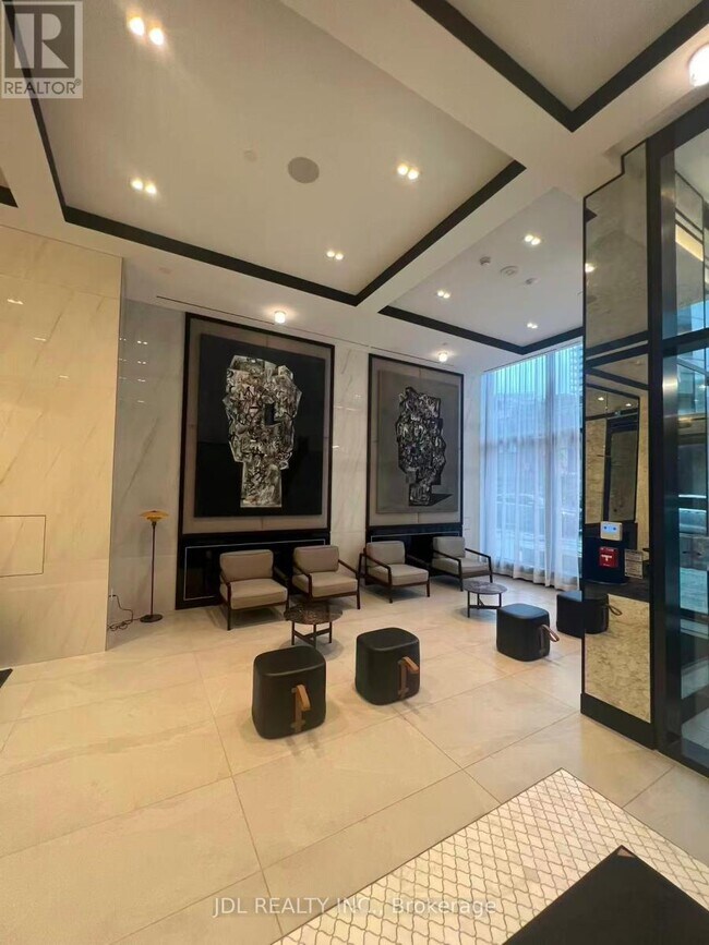 8 Wellesley St W in Toronto, ON - Building Photo - Building Photo