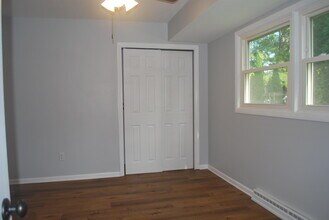 223 Braatz Dr in Kewaskum, WI - Foto de edificio - Building Photo