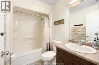 1019 Aspen Ridge Cres in Lakeshore, ON - Building Photo - Building Photo