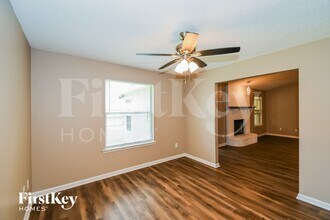 10885 Copper Hill Dr in Jacksonville, FL - Foto de edificio - Building Photo