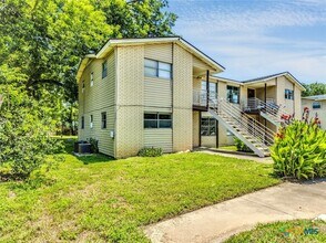 744 Old Martindale Rd in San Marcos, TX - Building Photo - Building Photo