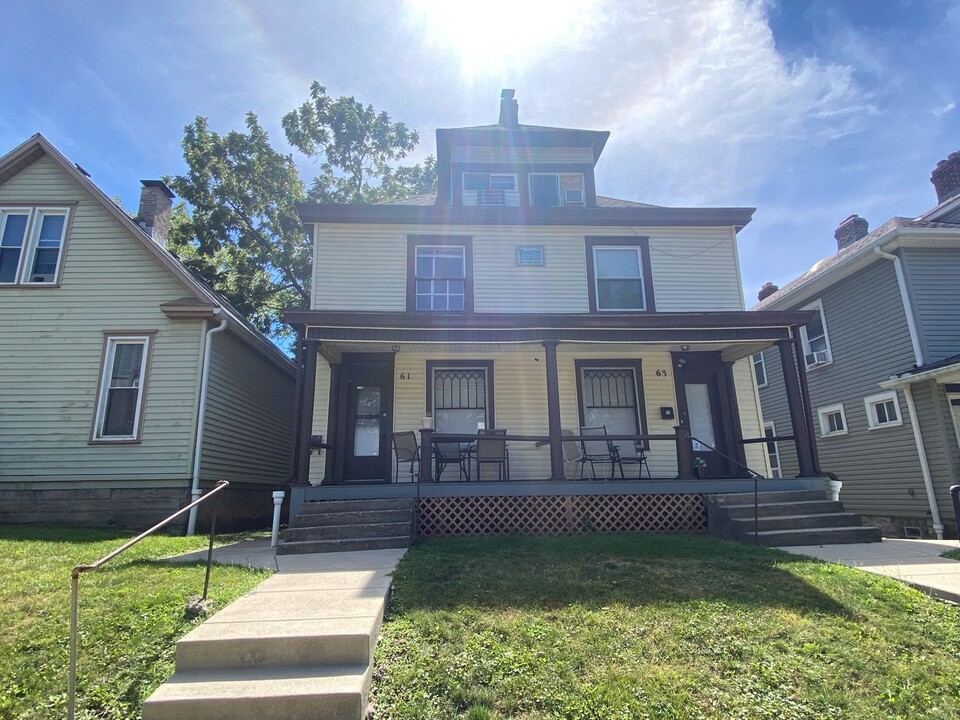 61-63-63 W Oakland Ave in Columbus, OH - Building Photo